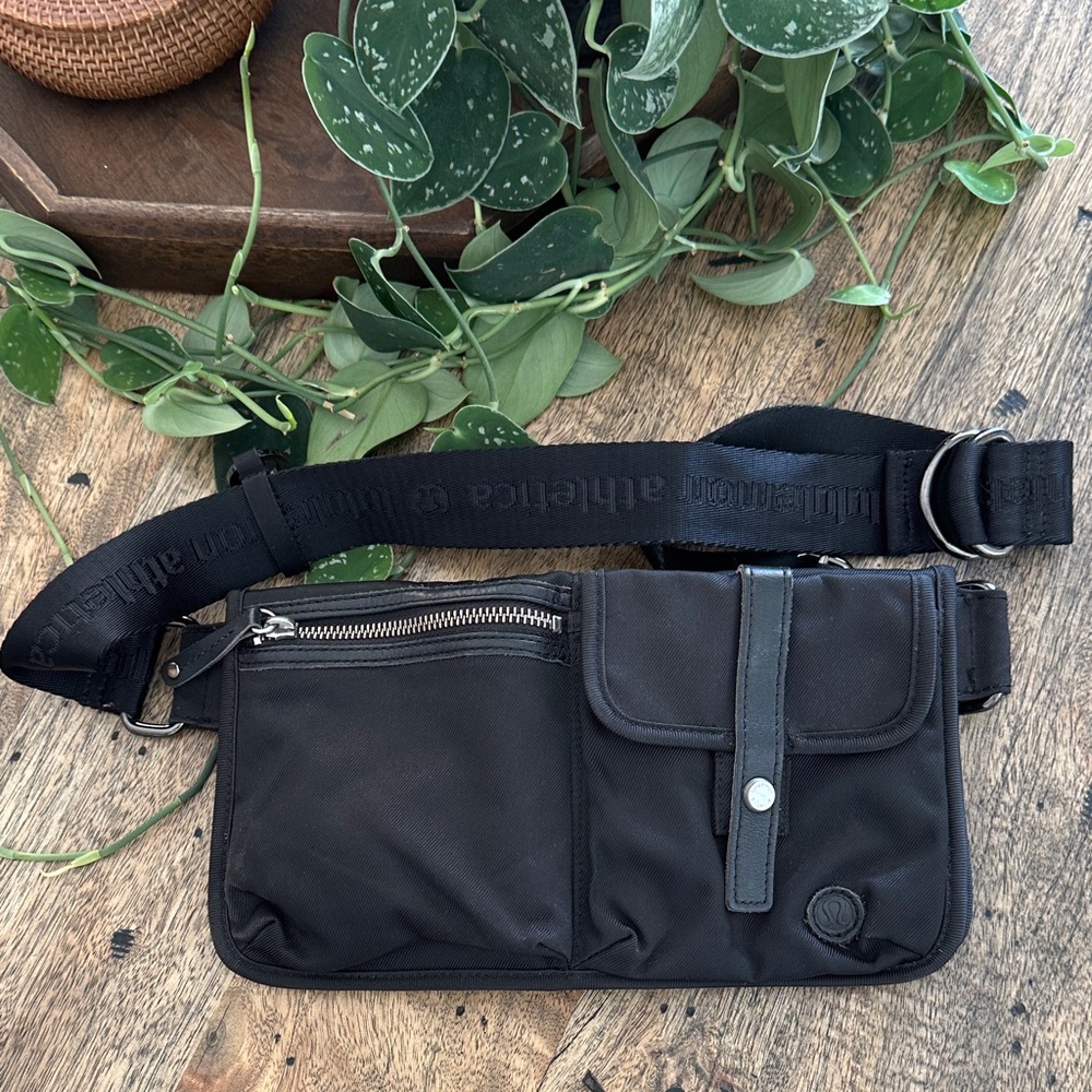lululemon athletica Black Belt Bag